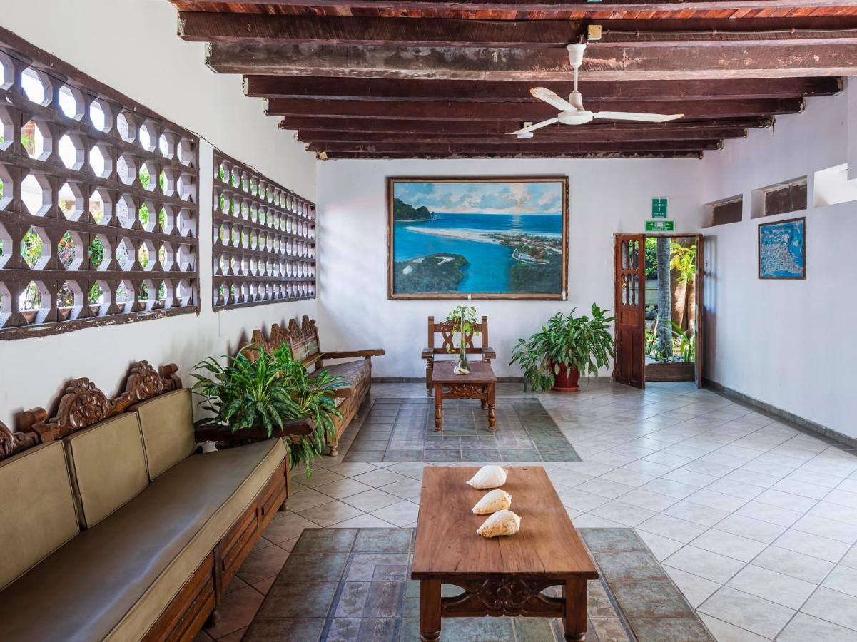 Oyo Hotel Sands بارا دي نافيداد المظهر الخارجي الصورة